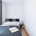 Posnania Self-check شقة بوزنان